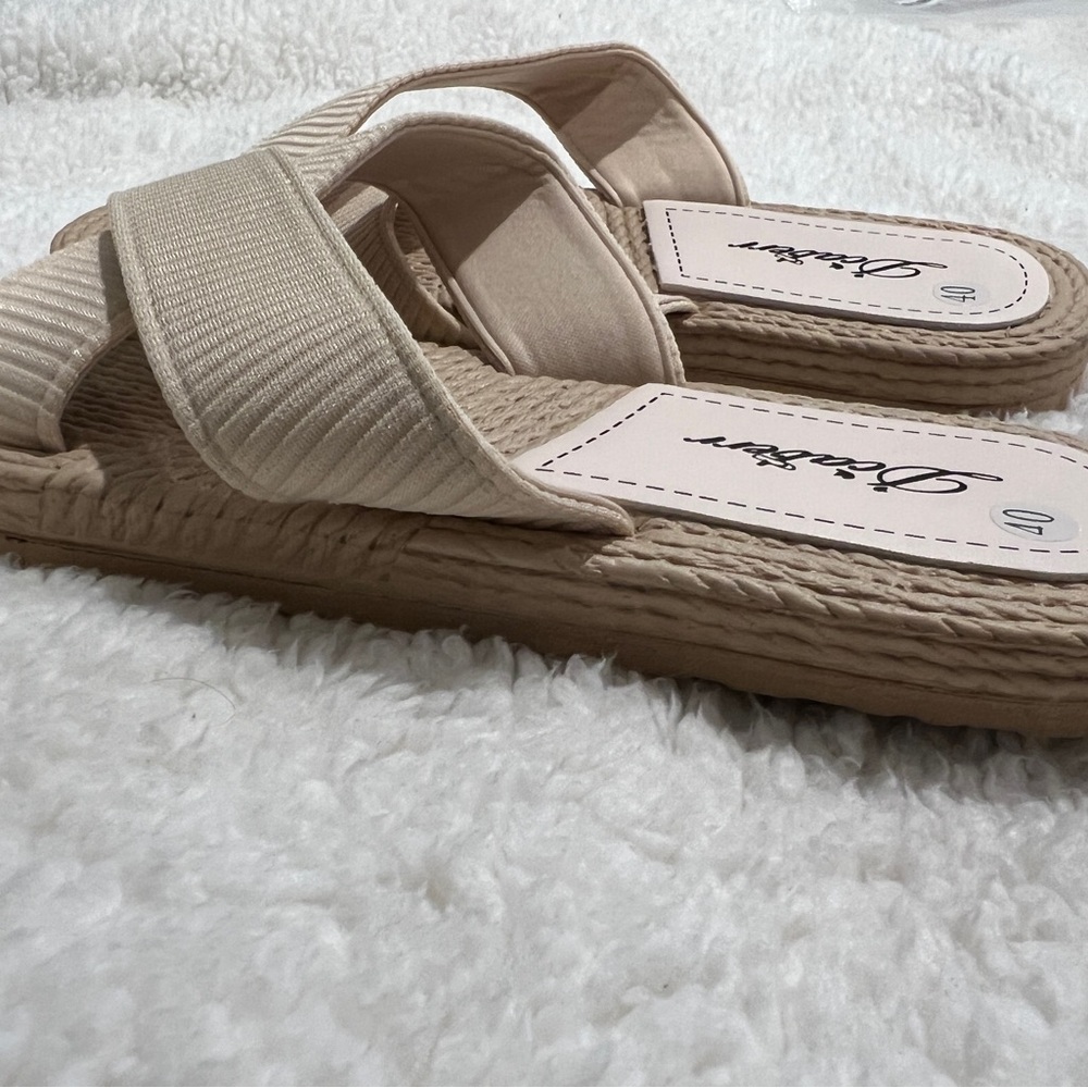 Sandals - Picture 3 of 5